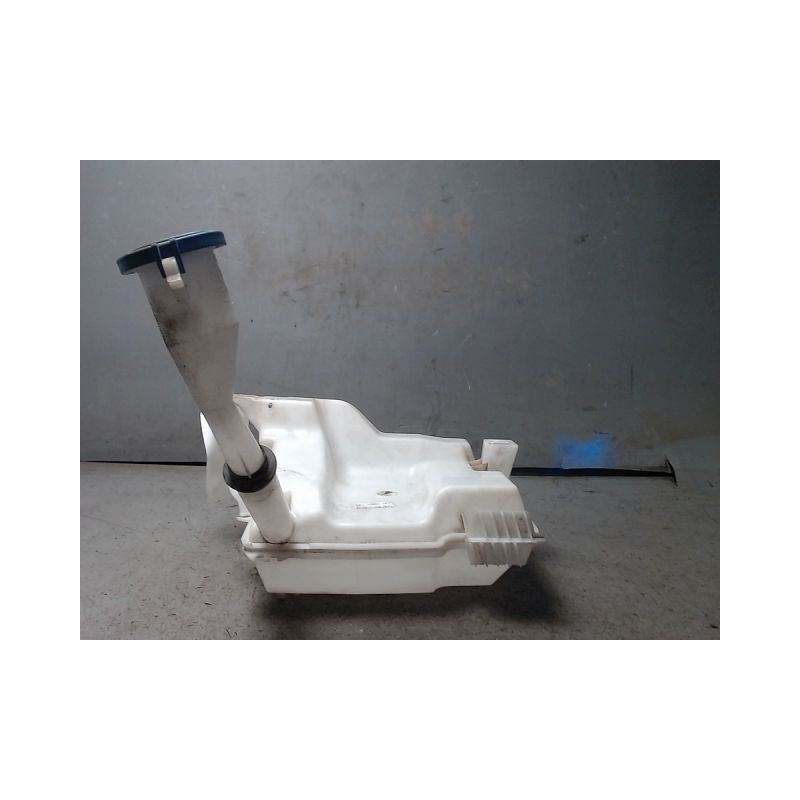 RESERVOIR LAVE-GLACE AVANT FORD FOCUS