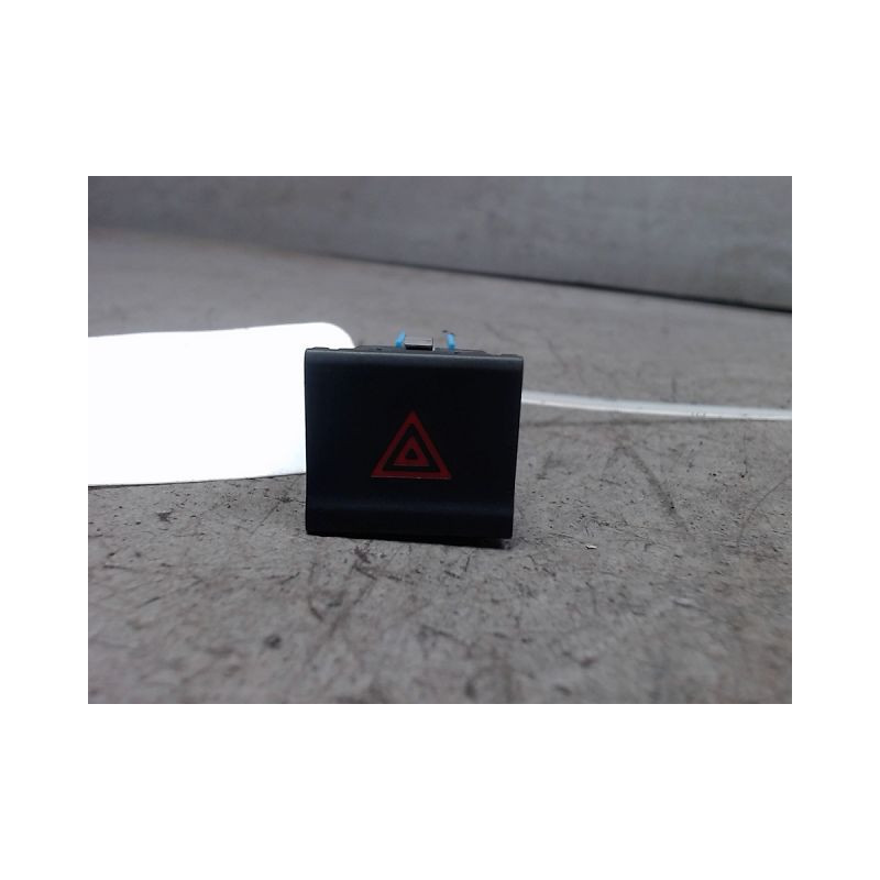 BOUTON DE WARNING VOLKSWAGEN POLO