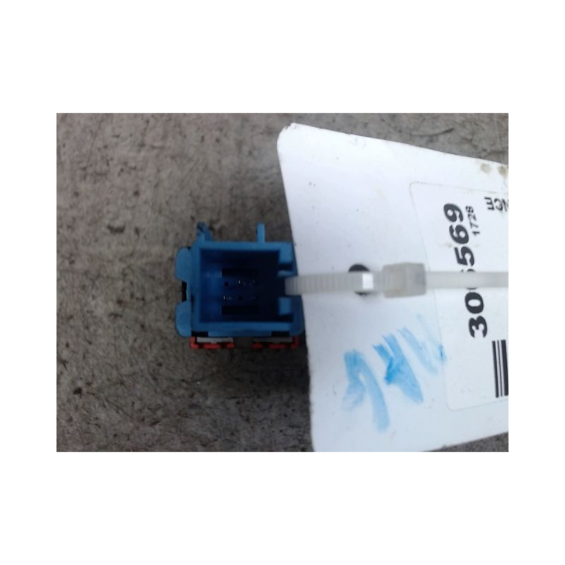 BOUTON DE WARNING VOLKSWAGEN POLO