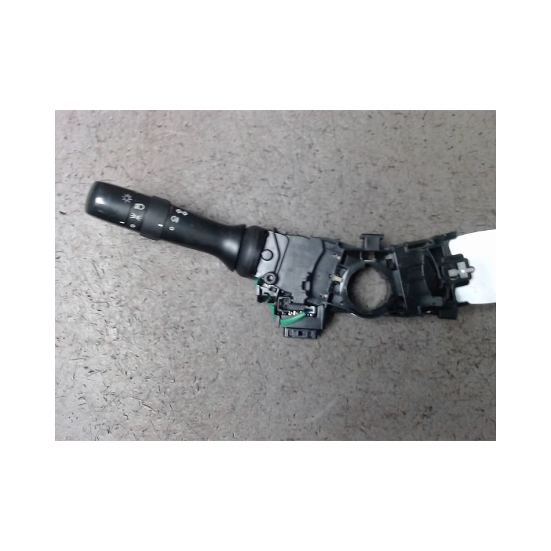 COMMANDE CLIGNOTANT TOYOTA VERSO-S