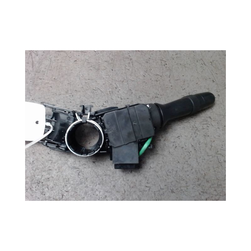 COMMANDE CLIGNOTANT TOYOTA VERSO-S