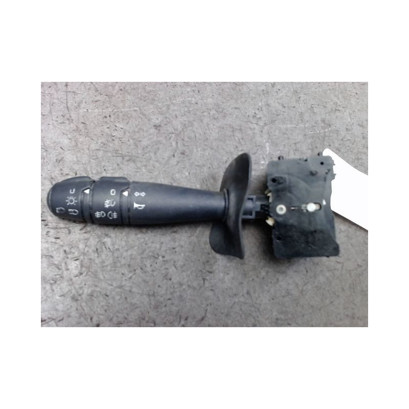 COMMANDE CLIGNOTANT DACIA LOGAN 4 P 05-08