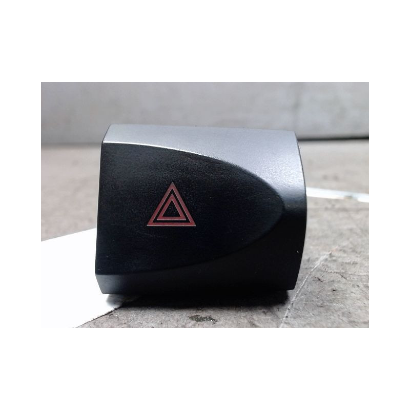 BOUTON DE WARNING HYUNDAI SANTAFE