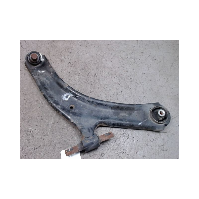 TRIANGLE INFERIEUR AVANT DROIT NISSAN QASHQAI