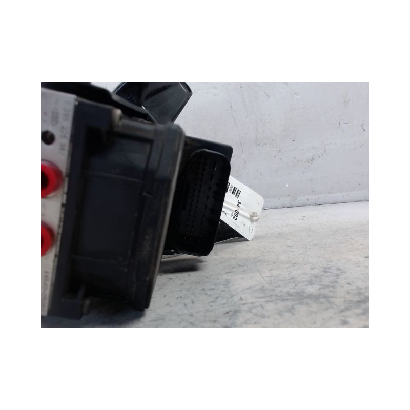UNITE HYDRAULIQUE ABS TOYOTA AVENSIS 2003-