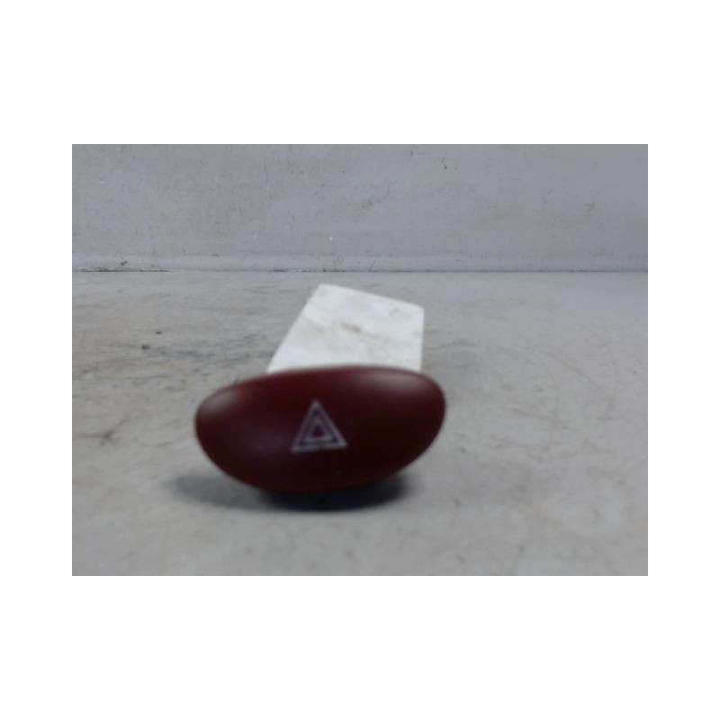 BOUTON DE WARNING PEUGEOT 206