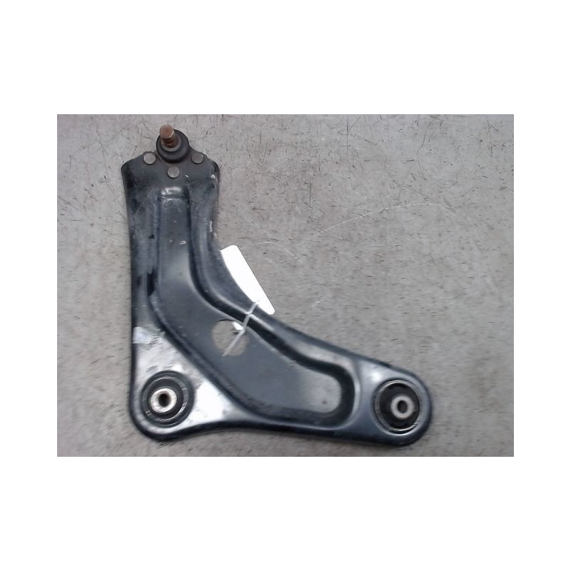 TRIANGLE INFERIEUR AVANT DROIT PEUGEOT 2008