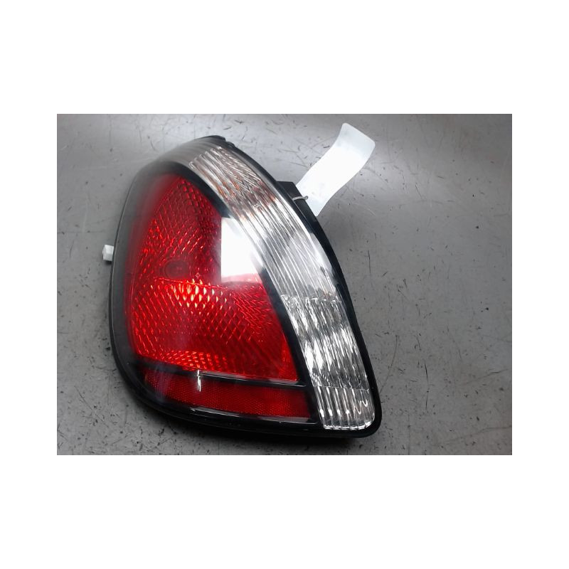 FEU ARRIERE GAUCHE  KIA RIO 2005-