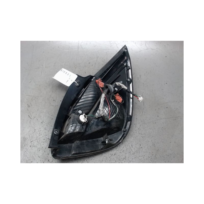FEU ARRIERE GAUCHE  KIA RIO 2005-