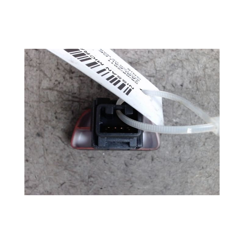 BOUTON DE WARNING NISSAN MICRA