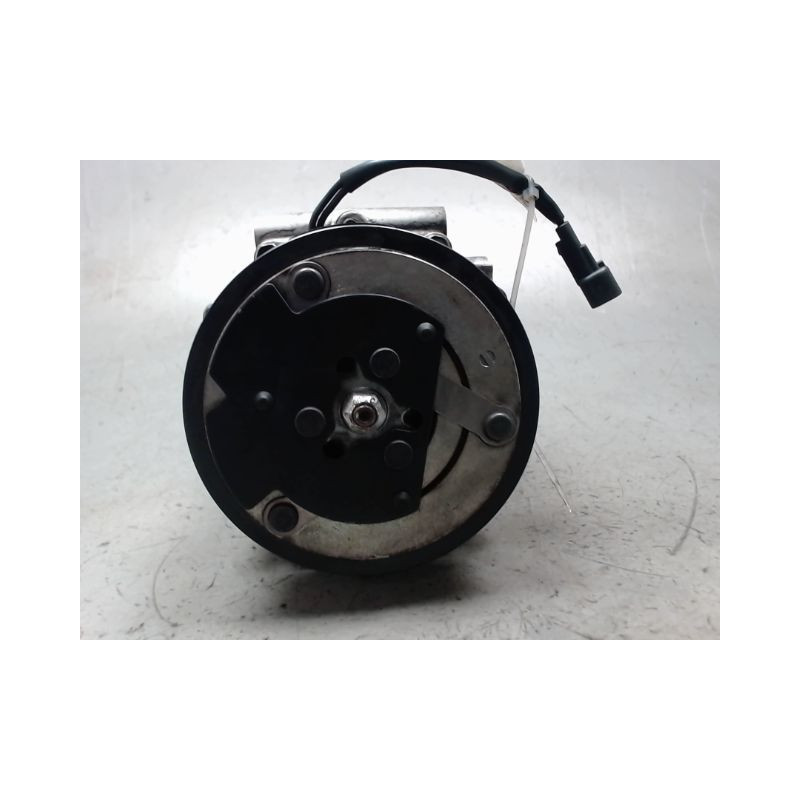 COMPRESSEUR AIR CONDITIONNE FORD FIESTA