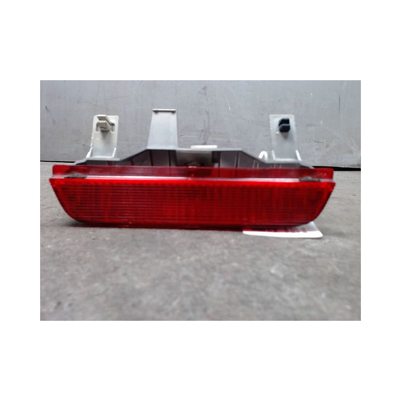FEUX STOP SUPPLEMENTAIRE TOYOTA YARIS VERSO 2003-