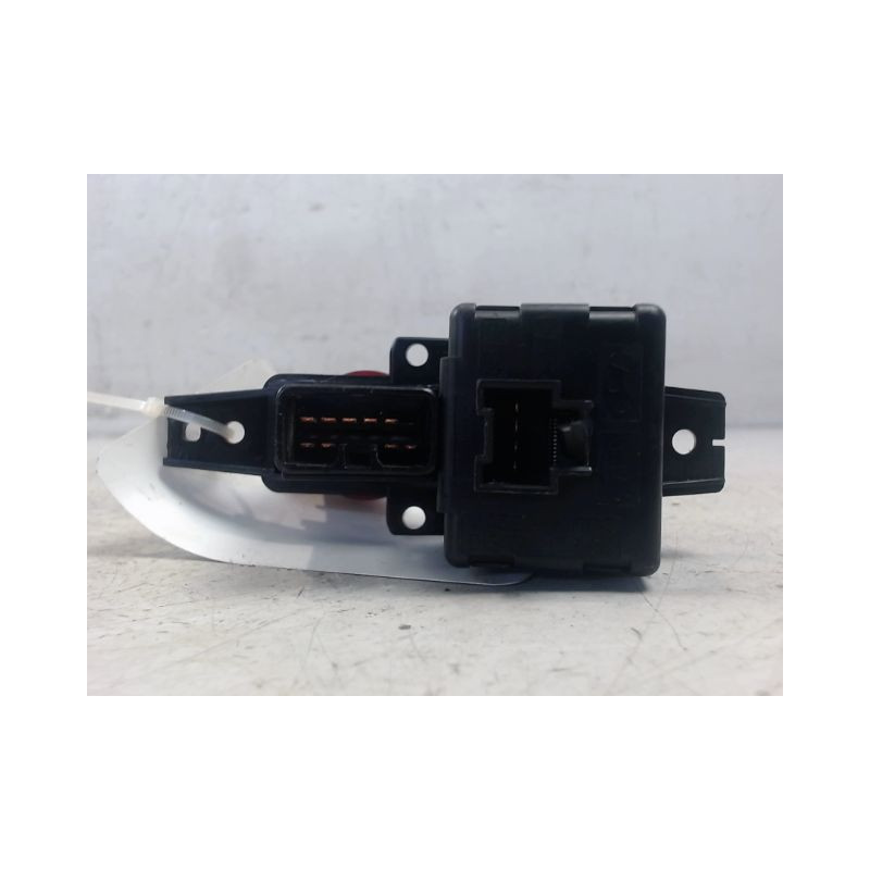 BOUTON DE WARNING HYUNDAI GETZ