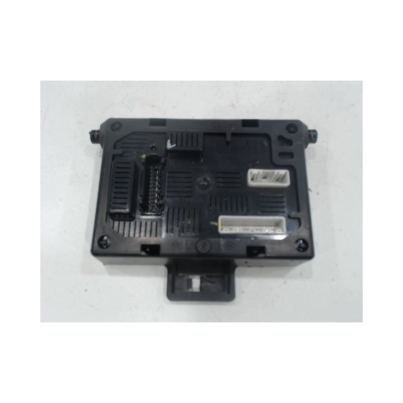 PLATINE FUSIBLE AVANT RENAULT MODUS