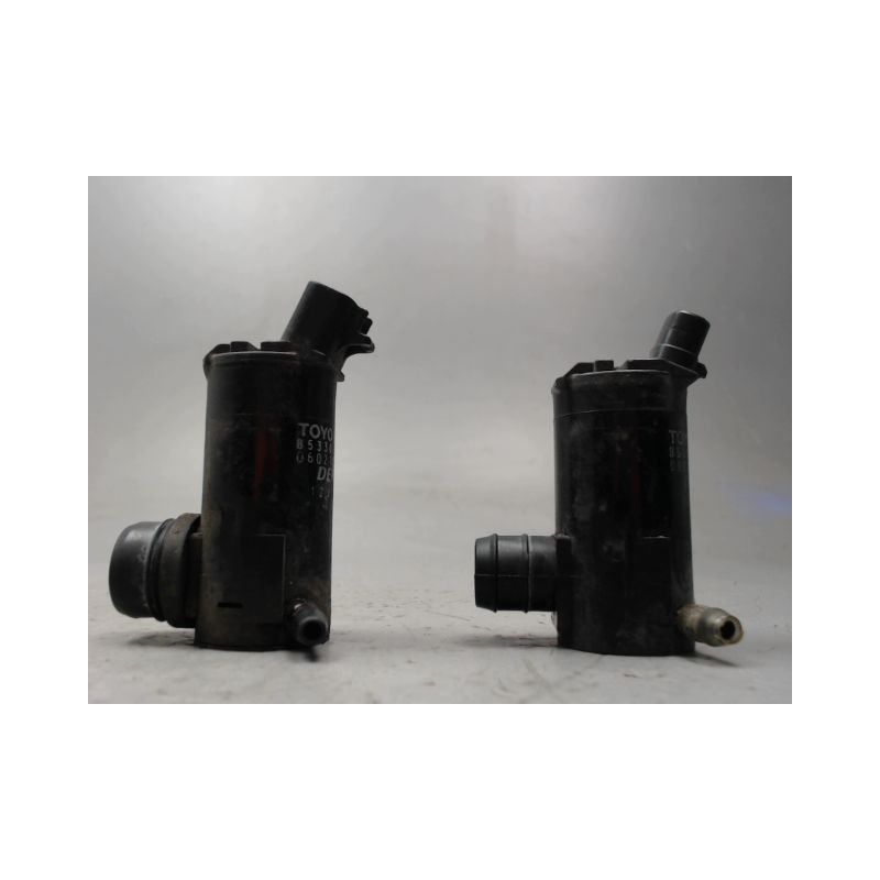 POMPE LAVE-GLACE AVANT TOYOTA AVENSIS