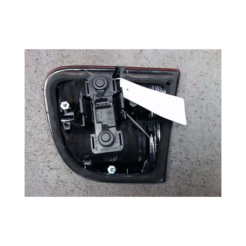 FEU ARRIERE INTERIEUR GAUCHE SEAT LEON 2000-2006