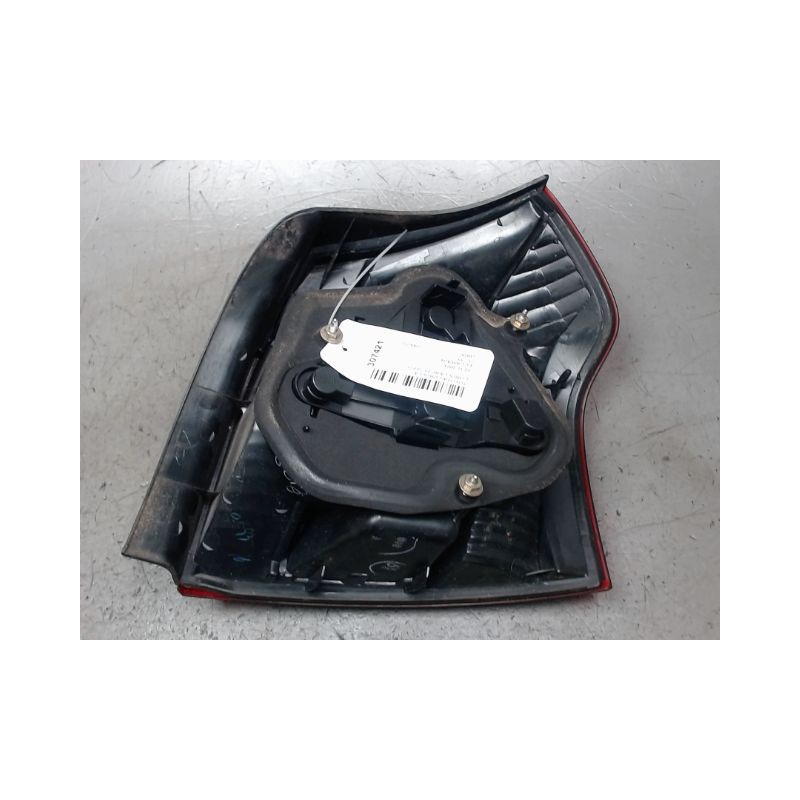 FEU ARRIERE GAUCHE  TOYOTA COROLLA 2002-