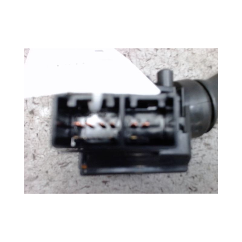 COMMANDE ESSUIE GLACE TOYOTA YARIS 2005-