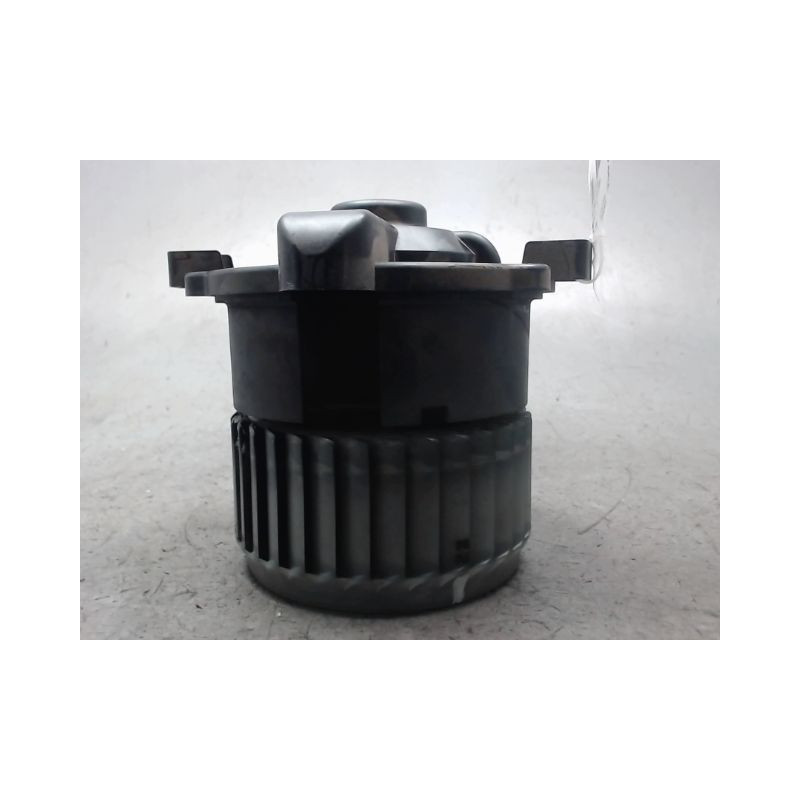 MOTEUR VENTILATEUR CHAUFFAGE MITSUBISHI COLT CZ 2005-