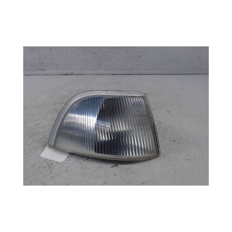 CLIGNOTANT DROIT VOLVO V40 -2000