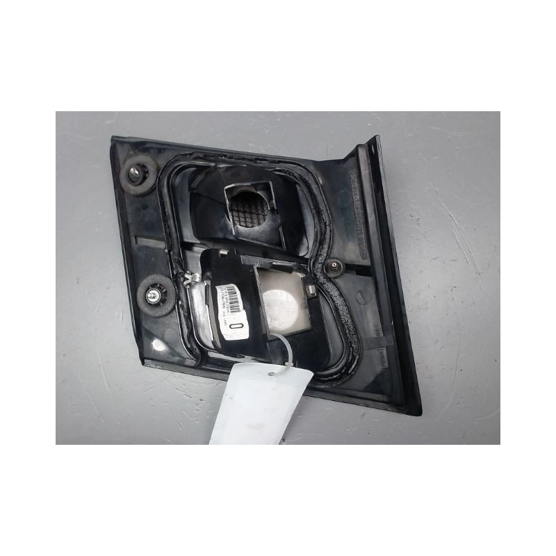 FEU ARRIERE INTERIEUR DROIT NISSAN PRIMERA 97-99