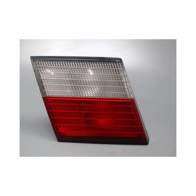 FEU ARRIERE INTERIEUR GAUCHE NISSAN PRIMERA 97-99