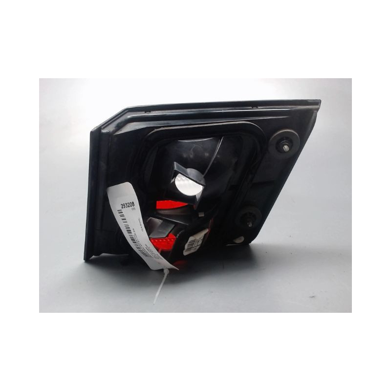 FEU ARRIERE INTERIEUR GAUCHE NISSAN PRIMERA 97-99