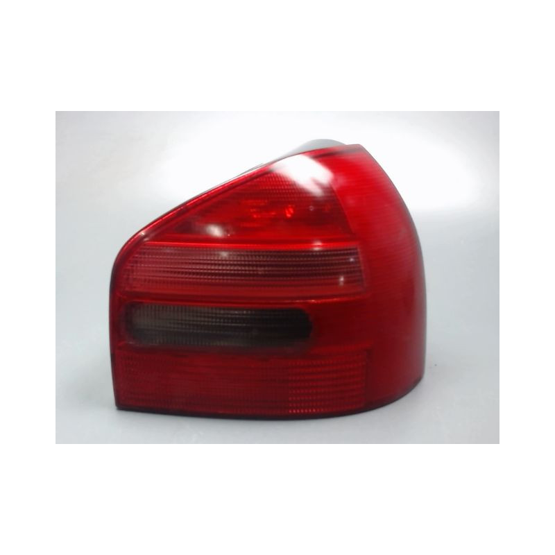 FEU ARRIERE DROIT AUDI A3 -2000