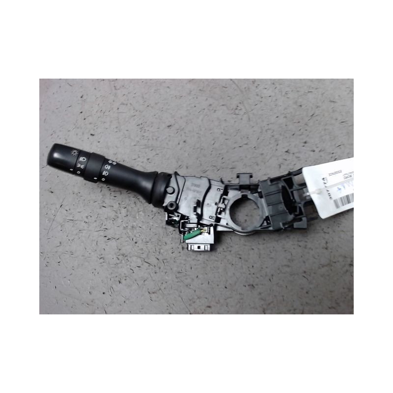 COMMANDE CLIGNOTANT TOYOTA YARIS