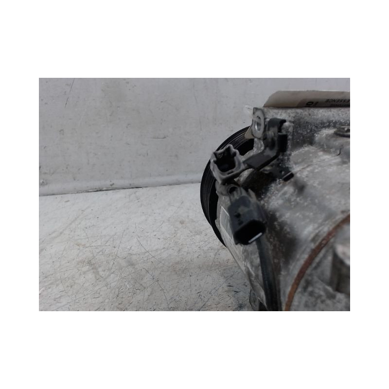 COMPRESSEUR AIR CONDITIONNE RENAULT CLIO IV