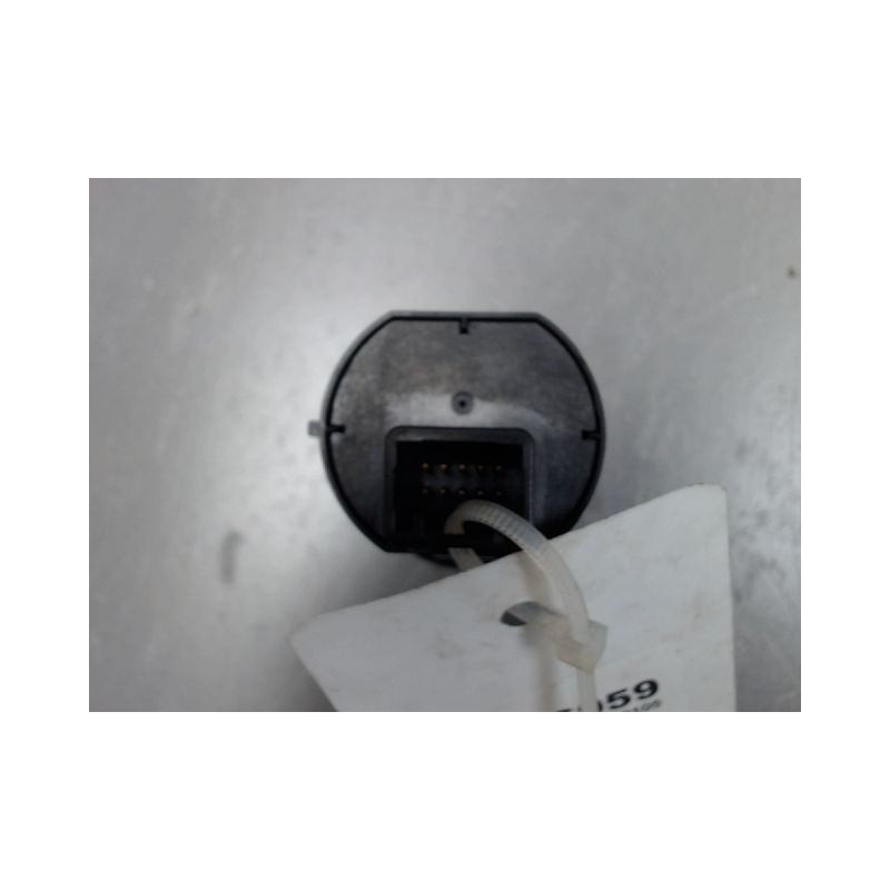 BOUTON DE DEMARRAGE SUZUKI SWIFT