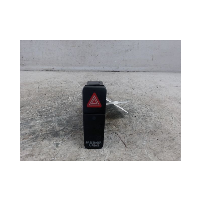 BOUTON DE WARNING SUZUKI SX4