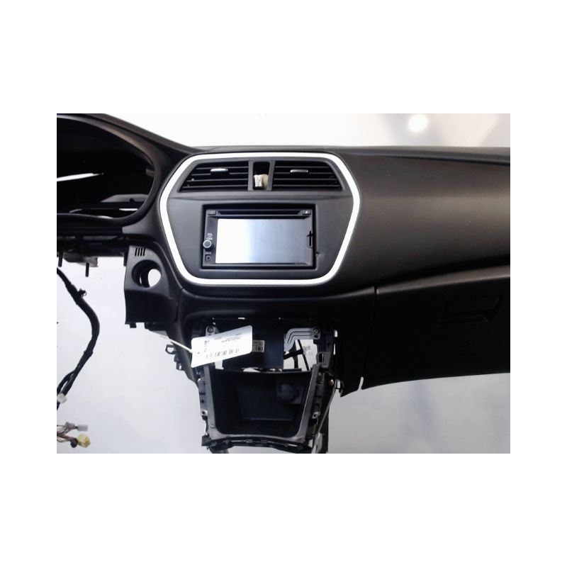 PLANCHE DE BORD  SUZUKI SX4