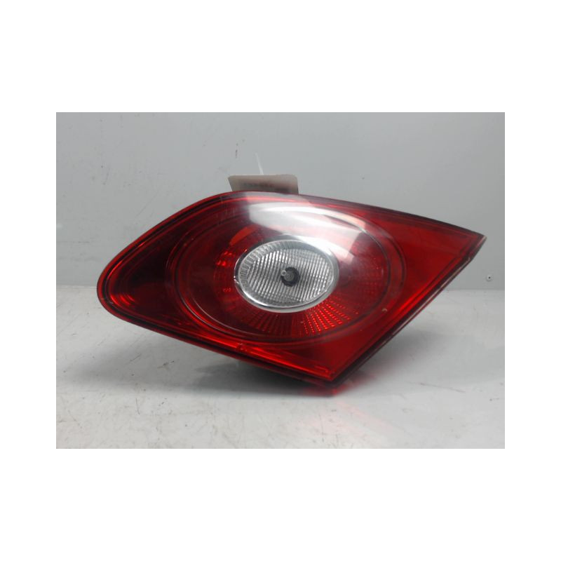 FEU ARRIERE INTERIEUR DROIT VOLKSWAGEN PASSAT 2010-
