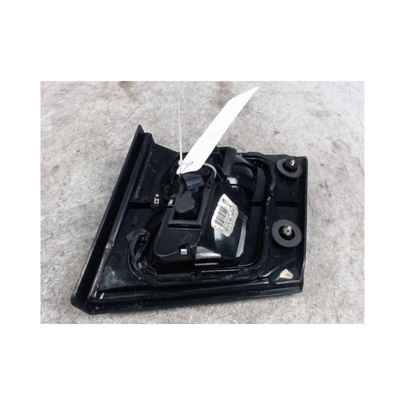 FEU ARRIERE INTERIEUR GAUCHE NISSAN PRIMERA 97-99