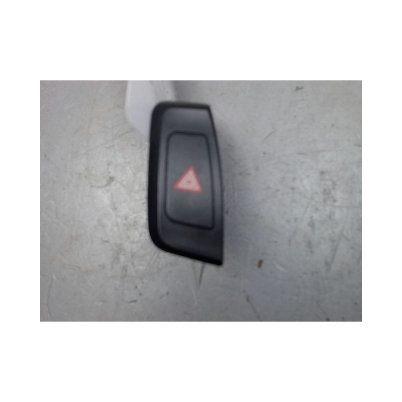 BOUTON DE WARNING AUDI A4 2008-