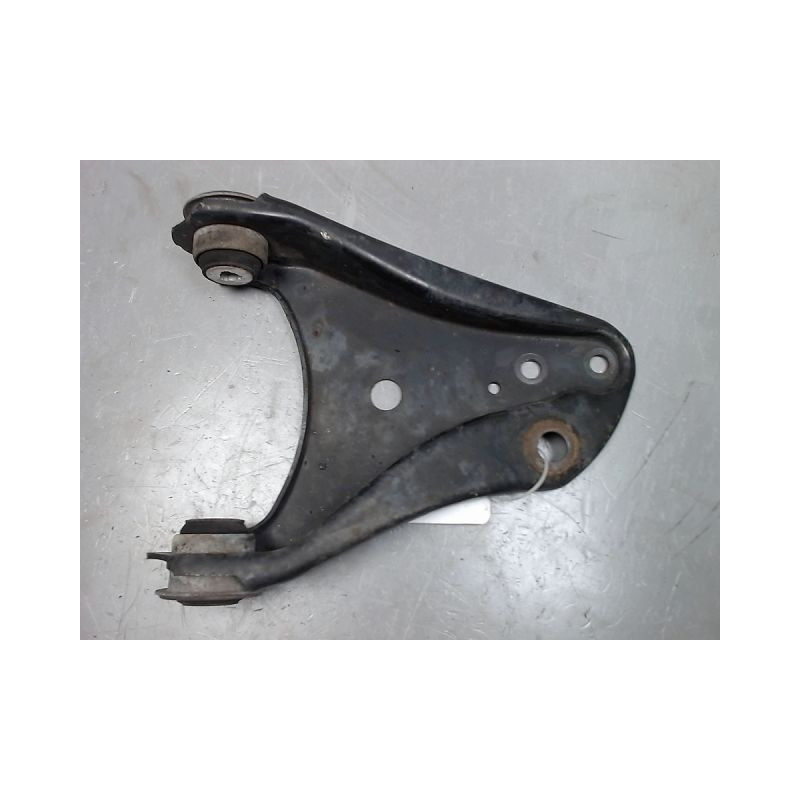 TRIANGLE INFERIEUR AVANT DROIT RENAULT CLIO