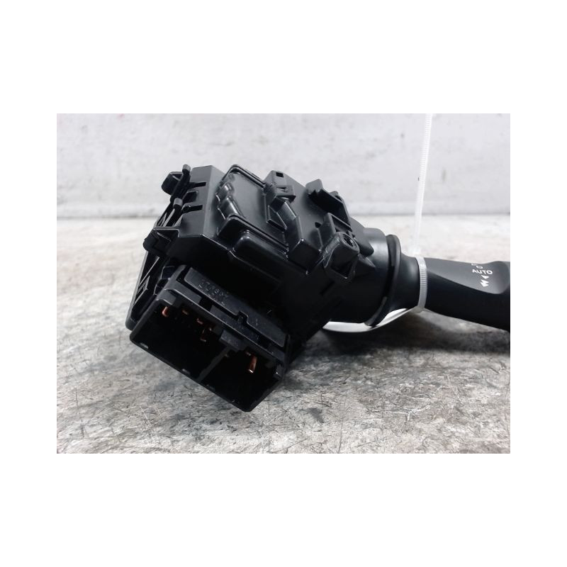 COMMANDE ESSUIE GLACE TOYOTA AURIS 2010-