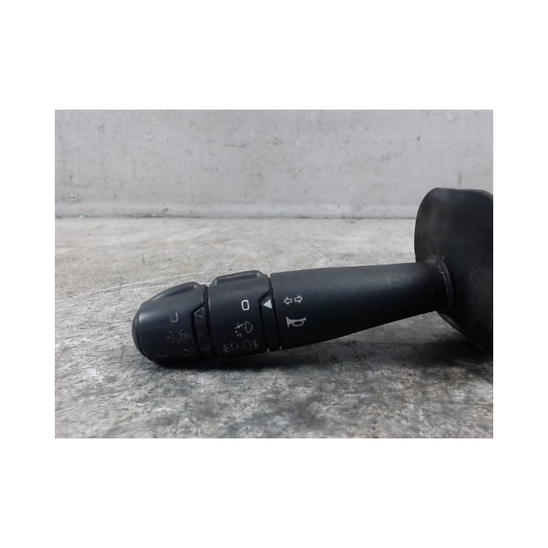 COMMANDE CLIGNOTANT DACIA LOGAN 4 P 05-08