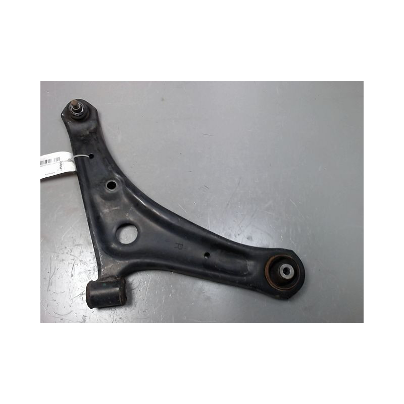 TRIANGLE INFERIEUR AVANT DROIT MITSUBISHI SPACESTAR
