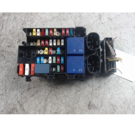 PLATINE FUSIBLE HABITACLE
