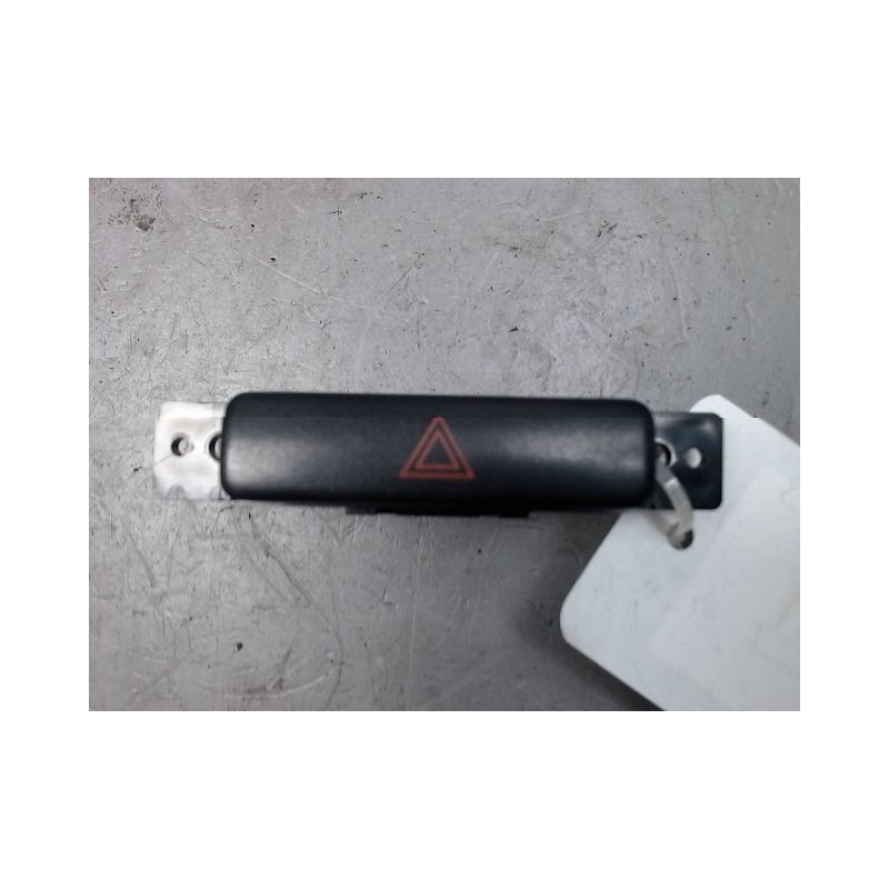 BOUTON DE WARNING SUZUKI GRAND VITARA