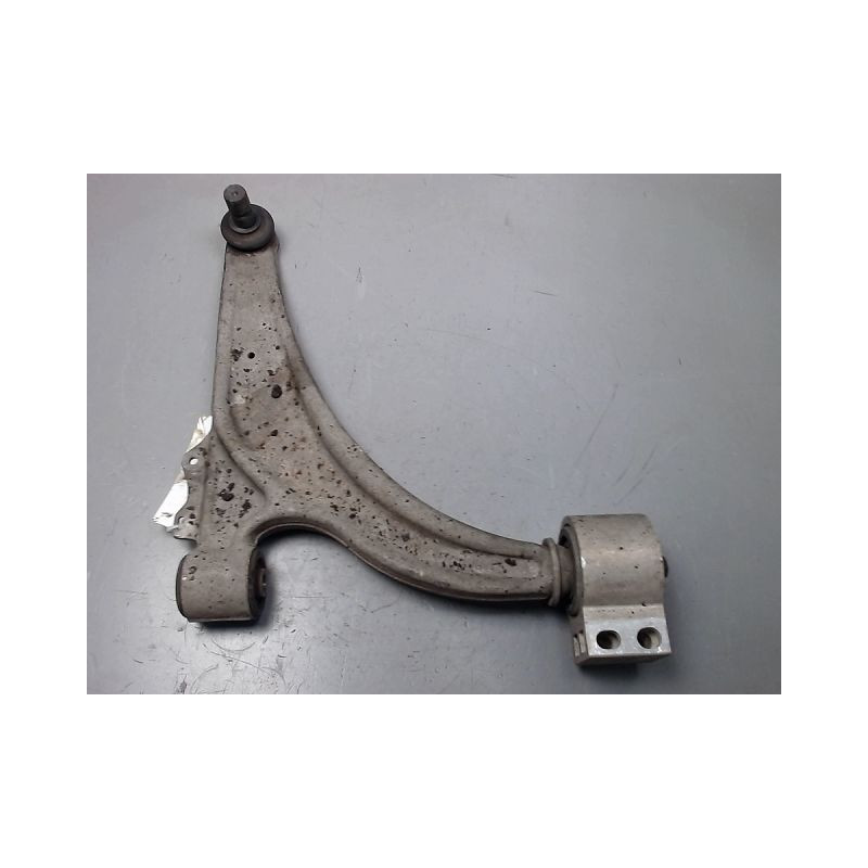 TRIANGLE INFERIEUR AVANT DROIT OPEL ASTRA