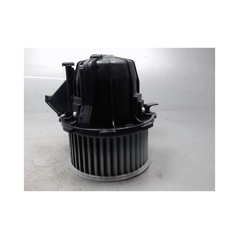 MOTEUR VENTILATEUR CHAUFFAGE AUDI A4 2008-