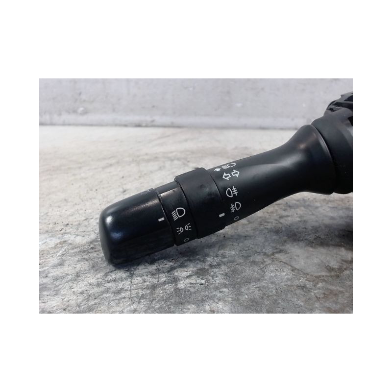 COMMANDE CLIGNOTANT TOYOTA YARIS II 2010-