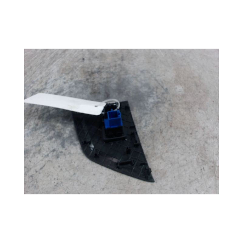 BOUTON DE WARNING VOLKSWAGEN POLO 2009-
