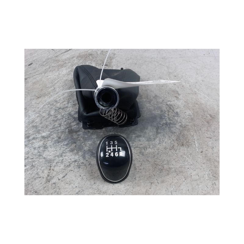 POMMEAU LEVIER VITESSES FORD ECOSPORT 1.0 EcoBoost