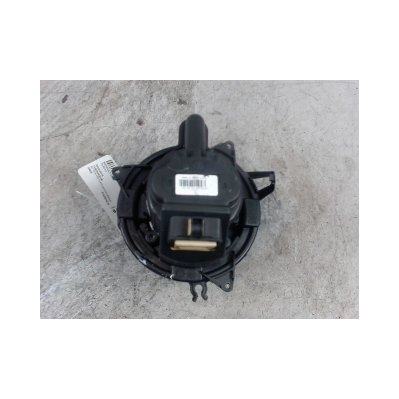 MOTEUR VENTILATEUR CHAUFFAGE RENAULT CLIO IV