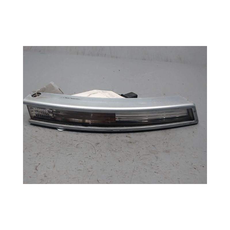 CLIGNOTANT DROIT VOLKSWAGEN PASSAT 2005-