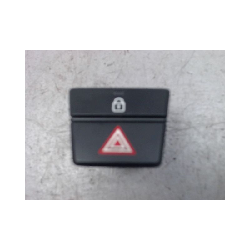 BOUTON DE WARNING HYUNDAI I20